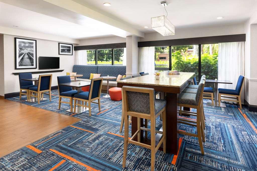 Hampton Inn Naples-Central Restoran gambar
