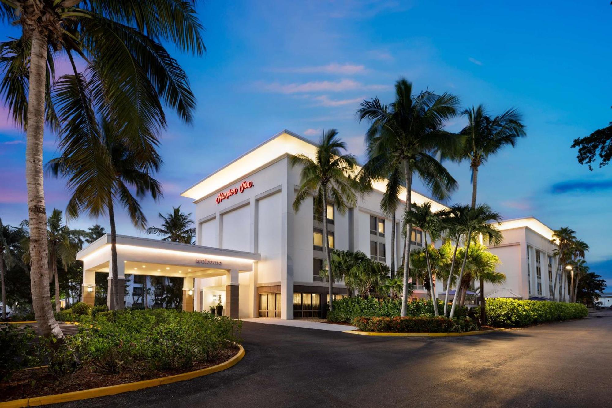 Hampton Inn Naples-Central Luaran gambar